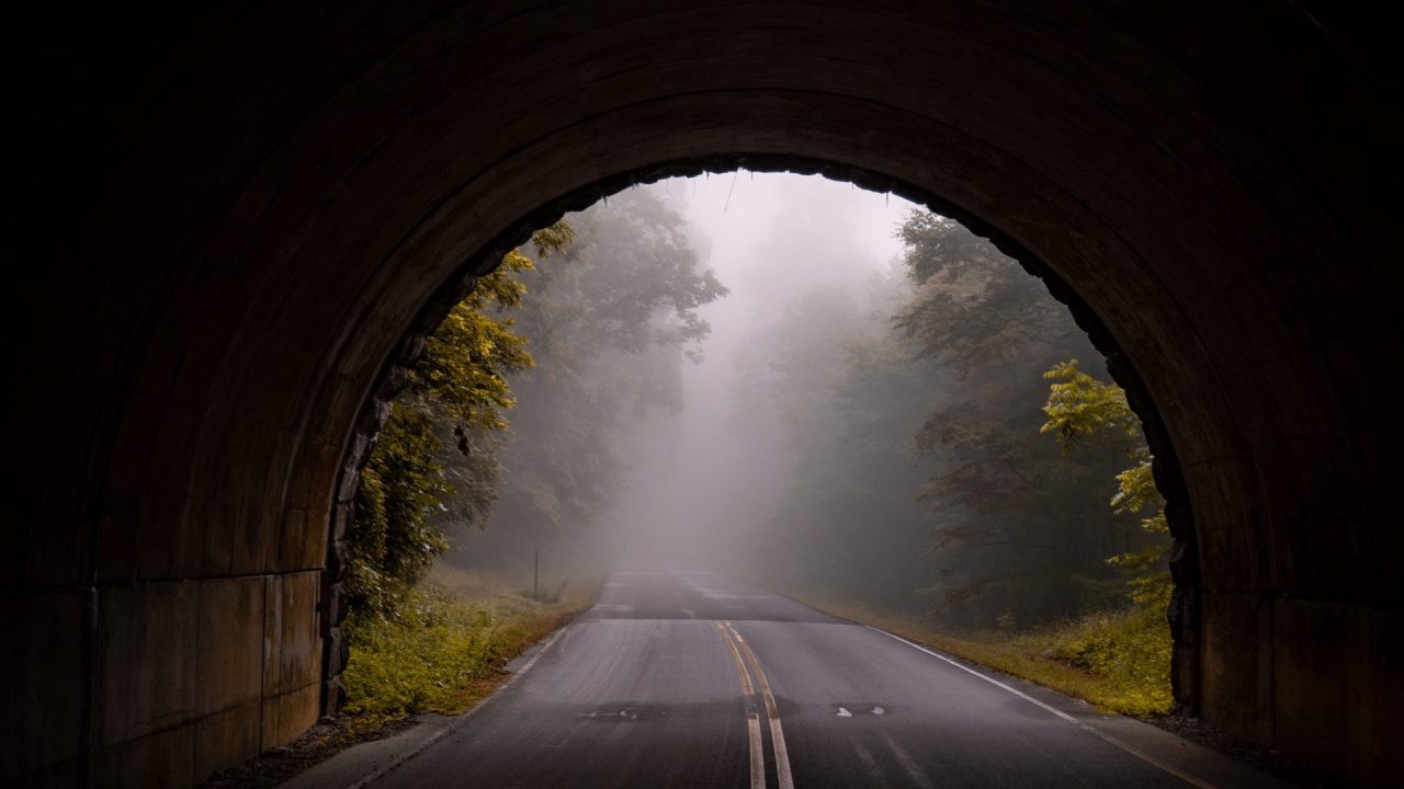 aaron-burden-gmy25xvSkq8-unsplash